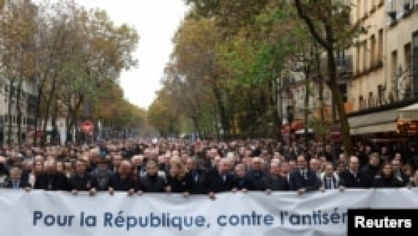 Во Франции около 200 тысяч человек вышли на марш против антисемитизма