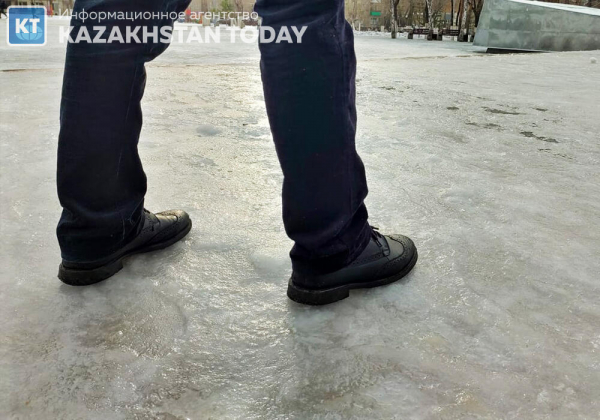 Снег и гололед прогнозируют в Казахстане