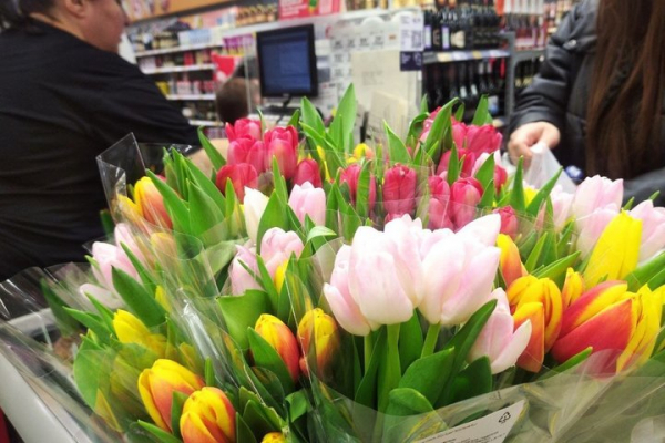 Исследование: медианный чек на букет к 8 Марта вырос, но число покупок снизилось