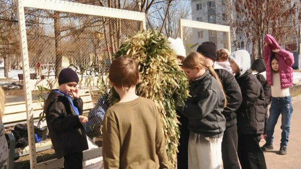 Нижнекамские школьники помогают изготавливать защитные изделия для бойцов СВО