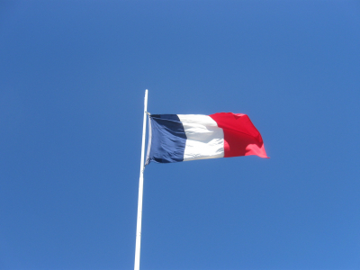 Франция в G7 призвала решать разногласия через диалог и без односторонних шагов