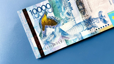 Средневзвешенный курс доллара на бирже составил 499,22 тенге