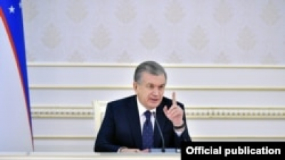 Переизбранный на пост президента Шавкат Мирзияев снял с должности 12 хокимов и 5 чиновников