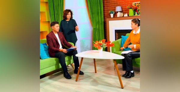 В Усть-Каменогорске солдат Нацгвардии ведёт утреннюю телепрограмму